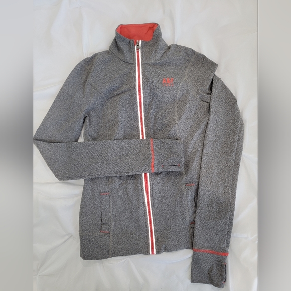 Abercrombie & Fitch - Picture 1 of 3